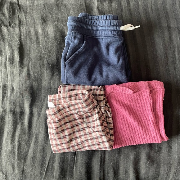 Like New! Girls sweatshirts and sweatpants. Size 6/7 - Picture 7 of 7